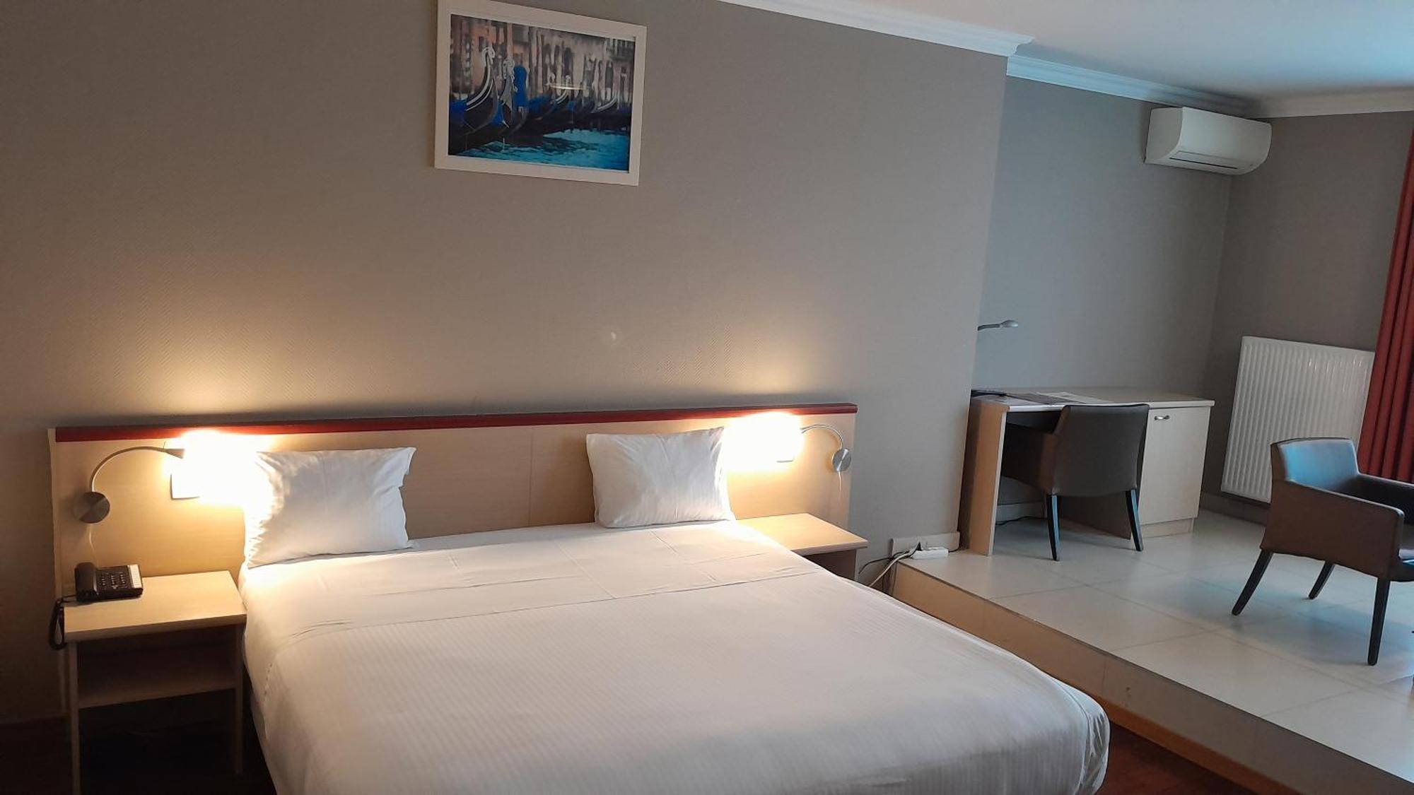 Hotel Taormina Brussels Airport Zaventem Exterior photo