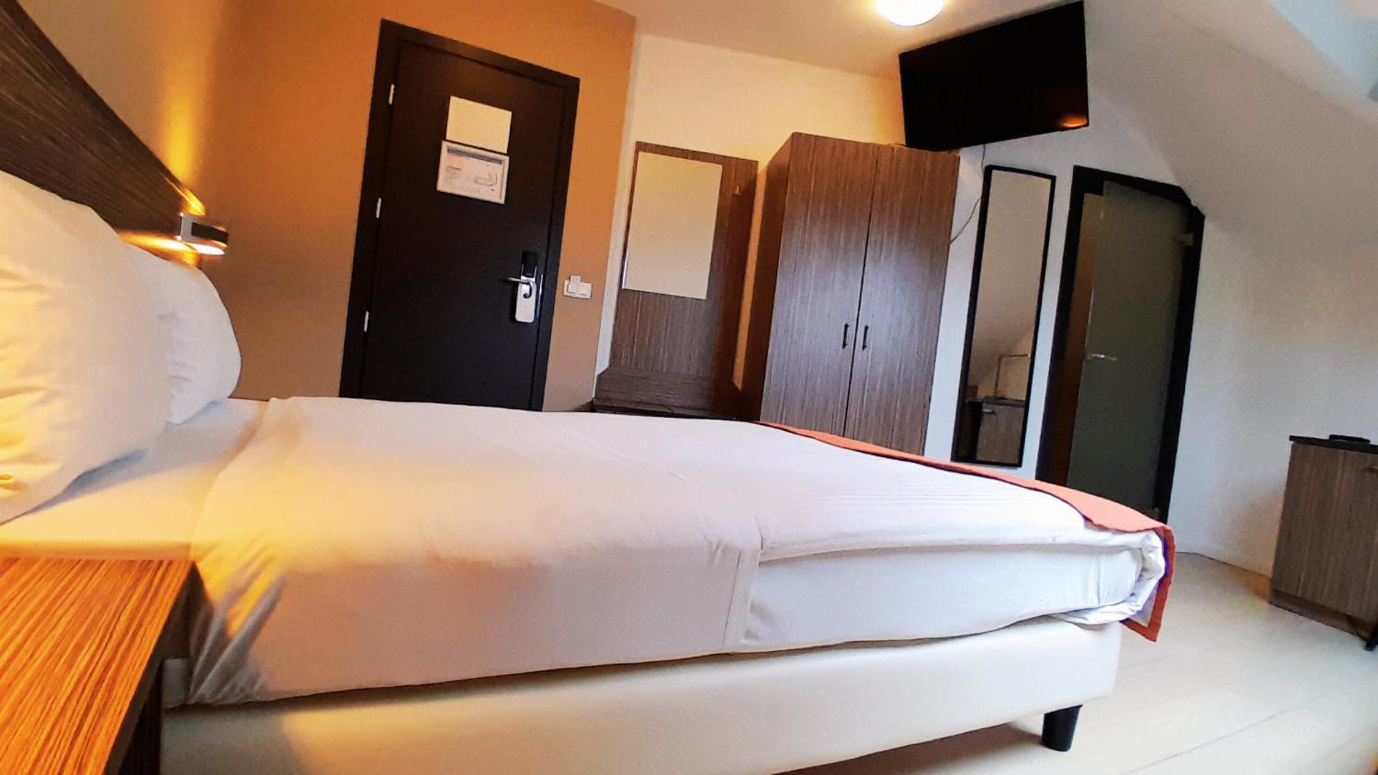 Hotel Taormina Brussels Airport Zaventem Exterior photo