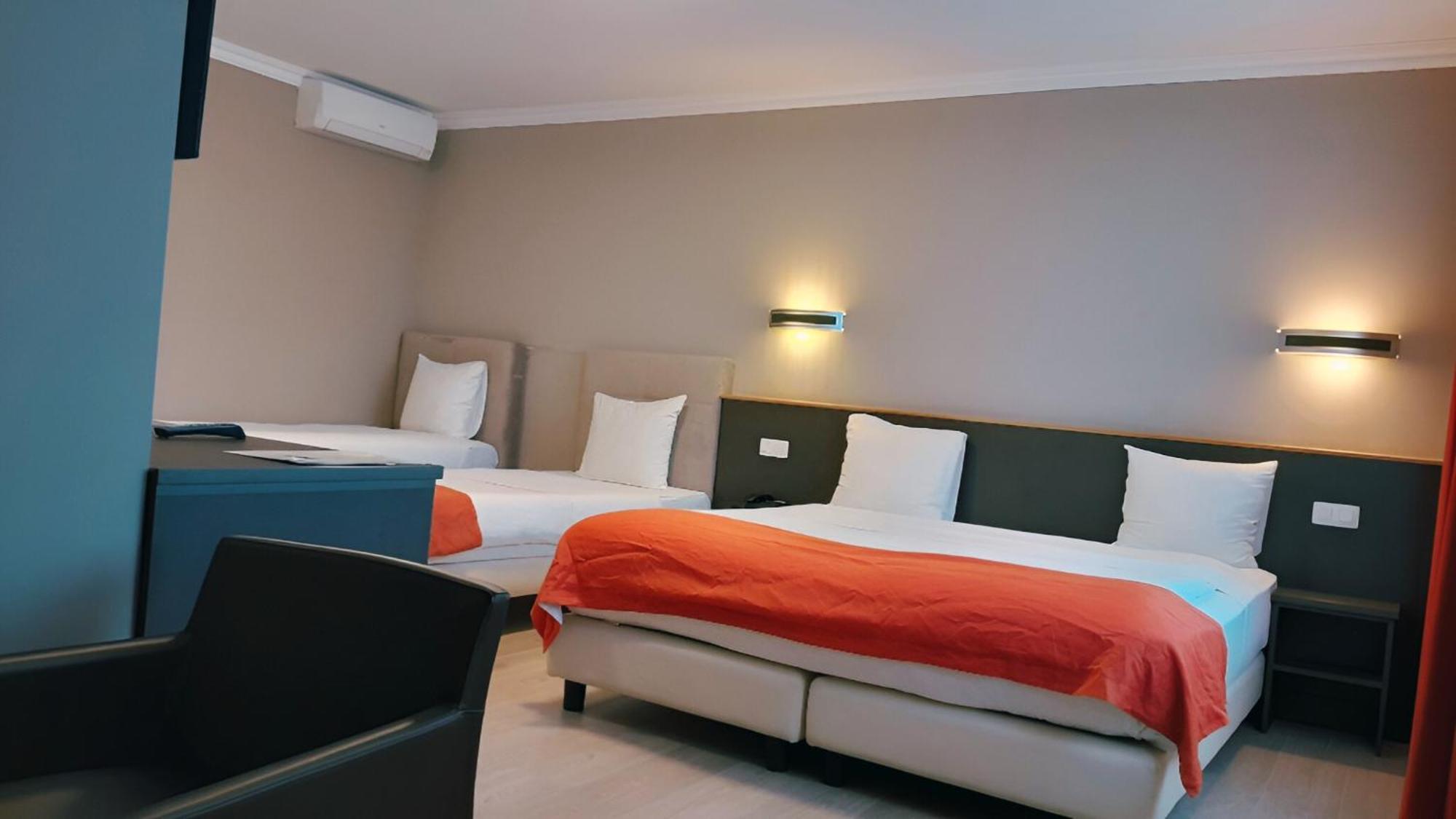 Hotel Taormina Brussels Airport Zaventem Exterior photo
