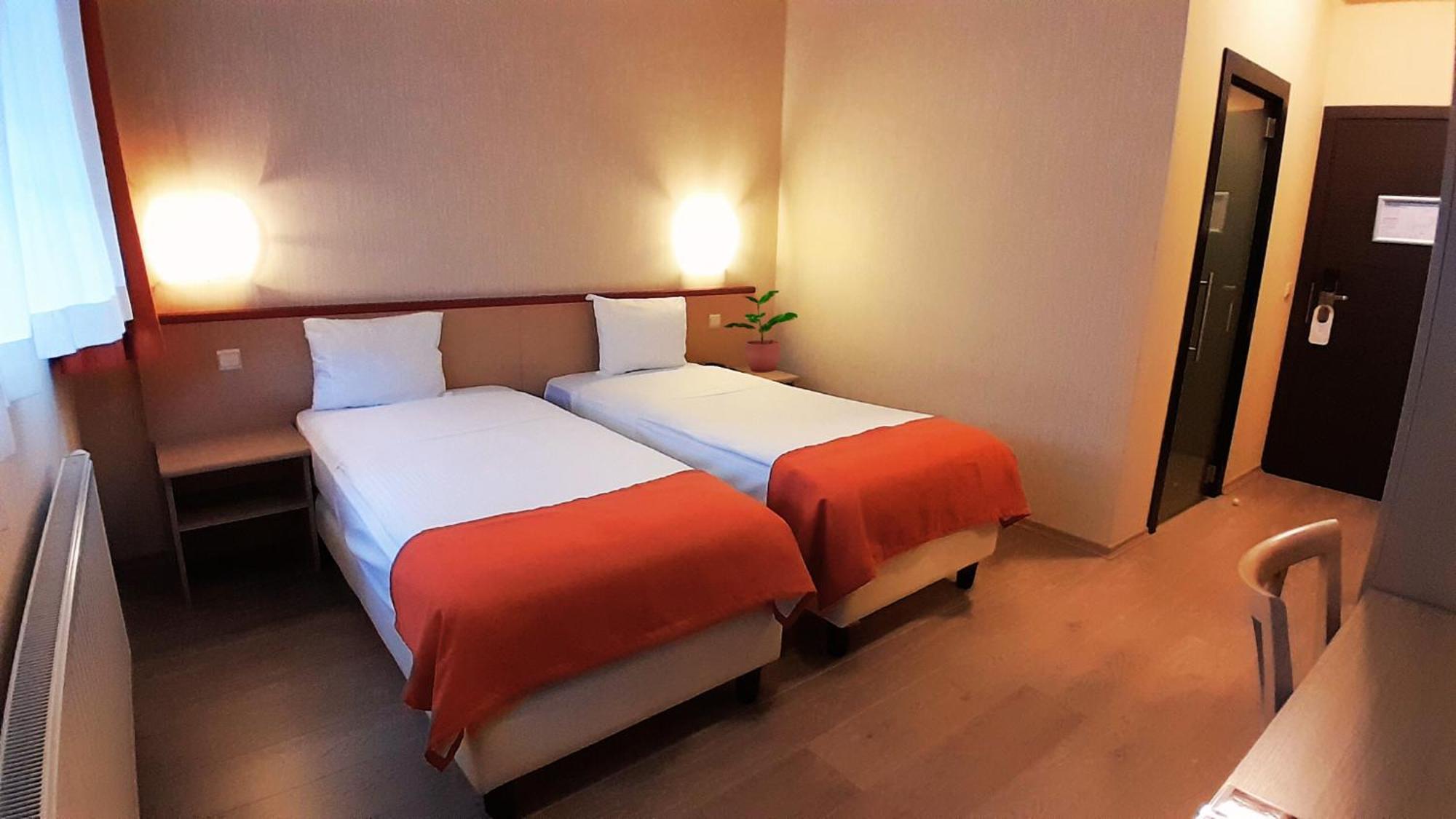 Hotel Taormina Brussels Airport Zaventem Exterior photo