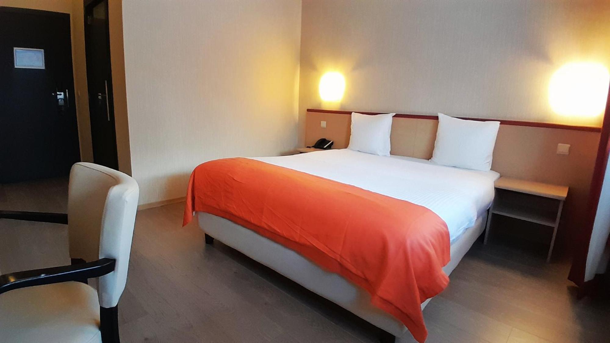 Hotel Taormina Brussels Airport Zaventem Exterior photo