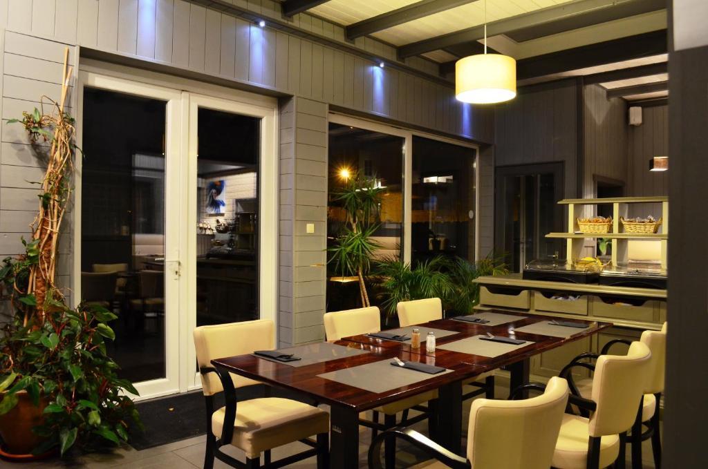 Hotel Taormina Brussels Airport Zaventem Exterior photo