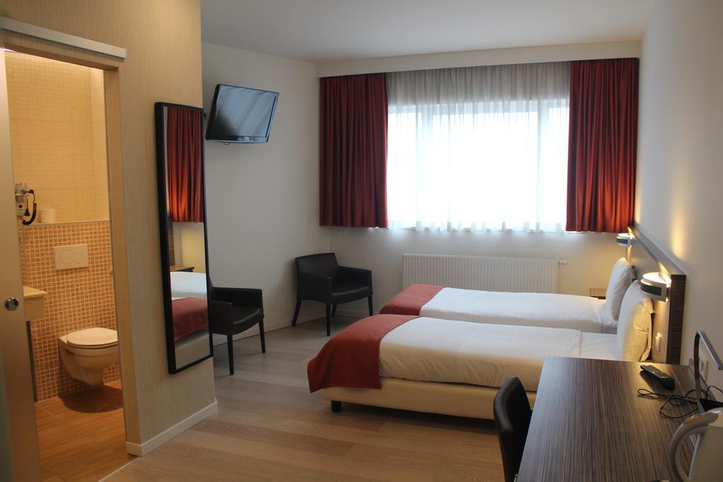 Hotel Taormina Brussels Airport Zaventem Exterior photo